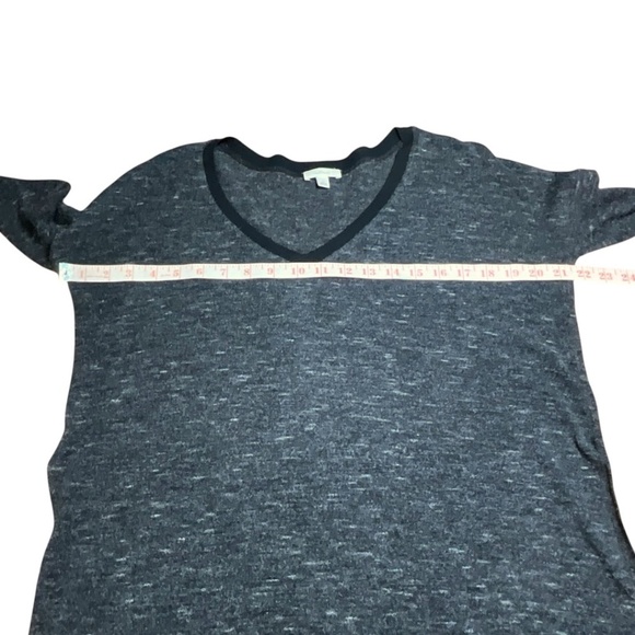 ARITZIA Wilfred Sherbrooke Marled Black Long Sleeve V-Neck Lightweight Sweater - Picture 6 of 10